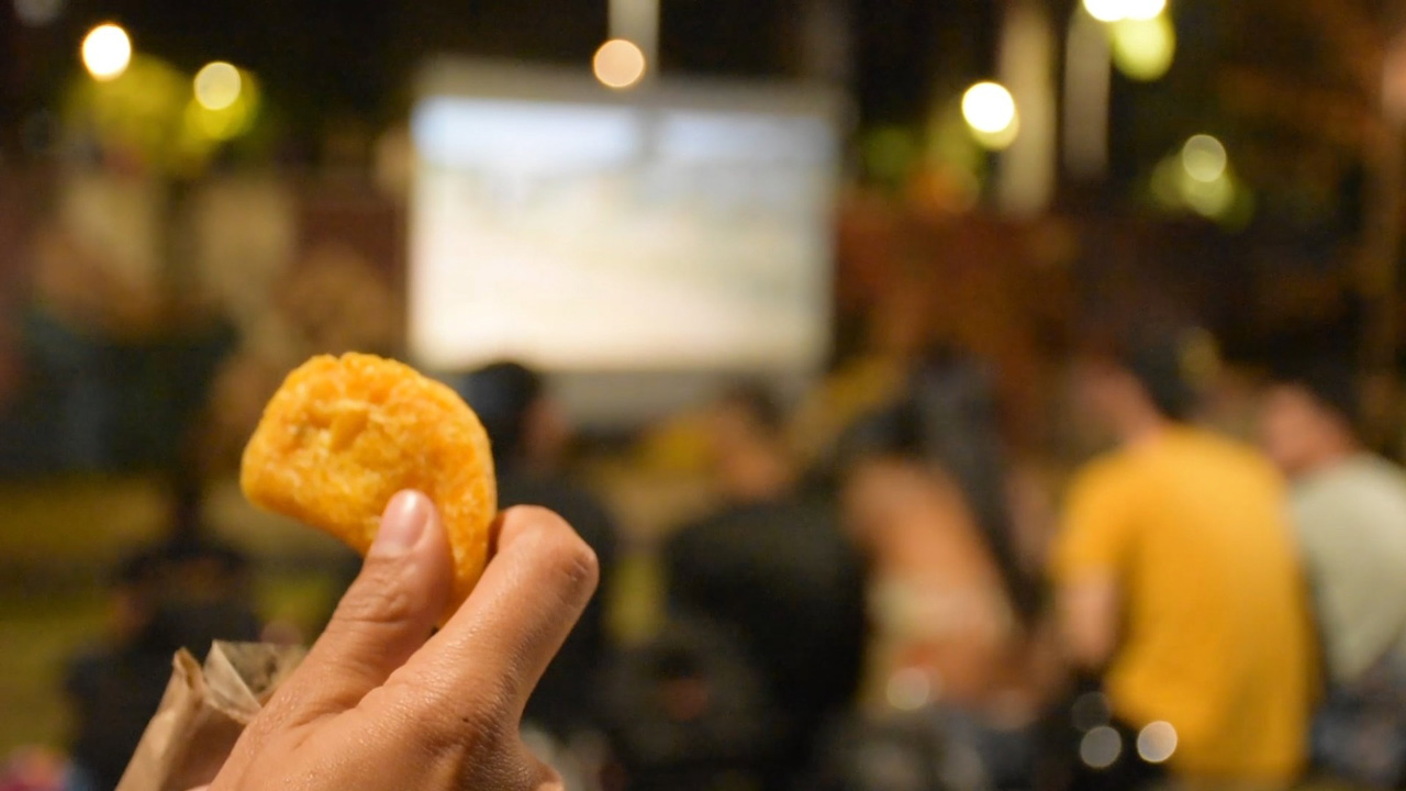 La Alcaldía de Medellín tendrá “Cine y empanada” al aire libre para activar el parque Bicentenario