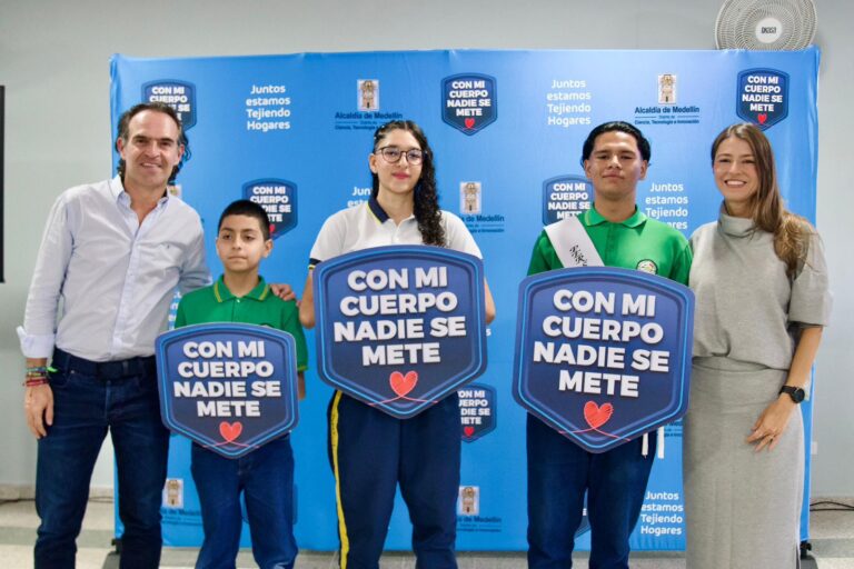 “Esto no es un juego, tenemos que cuidar a nuestras niñas y niños”: alcalde Federico Gutiérrez presenta estrategia Con mi Cuerpo Nadie se Mete
