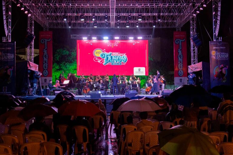 Con la asistencia de más de 15 mil personas al XVIII Festival Internacional de Tango de Medellín, el Distrito se ratifica como capital tanguera