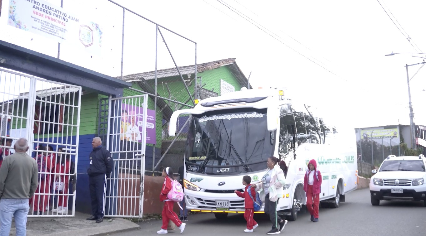 173 alumnos de Medellín llegan hasta las instituciones educativas en nuevas rutas de transporte escolar