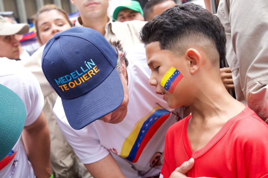 ¡Libertad, libertad, libertad para Venezuela!: alcalde de Medellín y gobernador de Antioquia en un solo grito