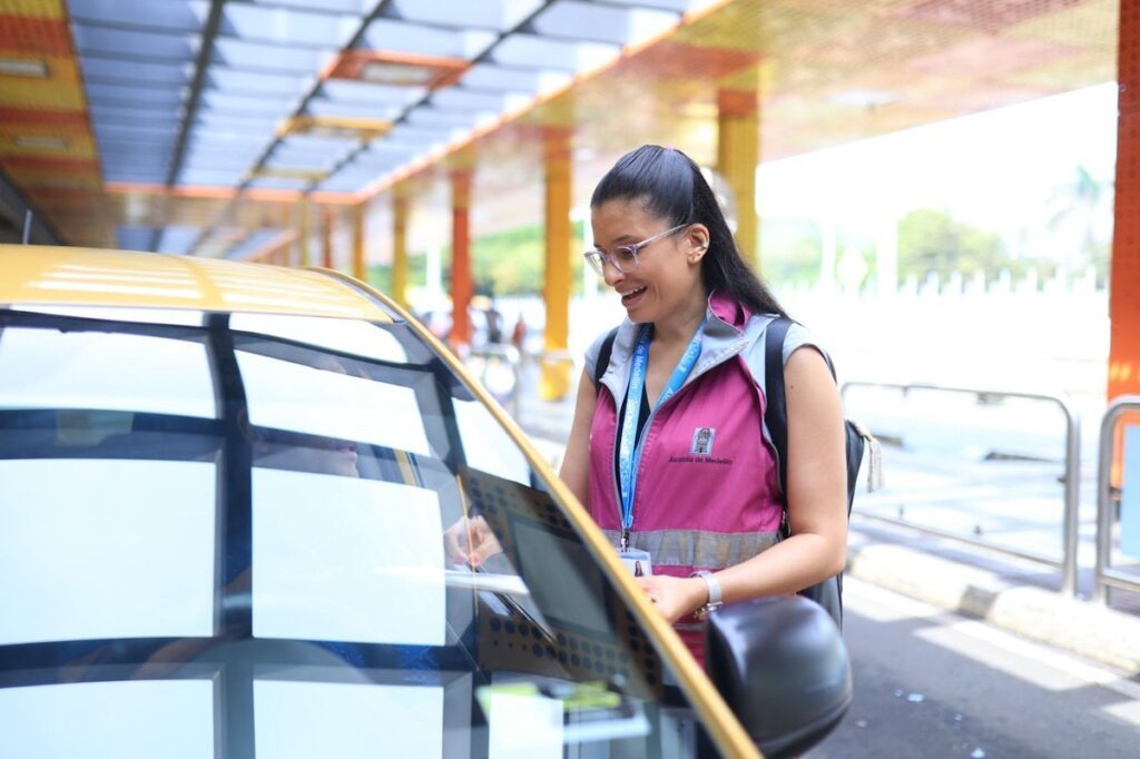 El Distrito trabaja con el sector de movilidad y transporte en la promoción de espacios seguros para las mujeres y las niñas