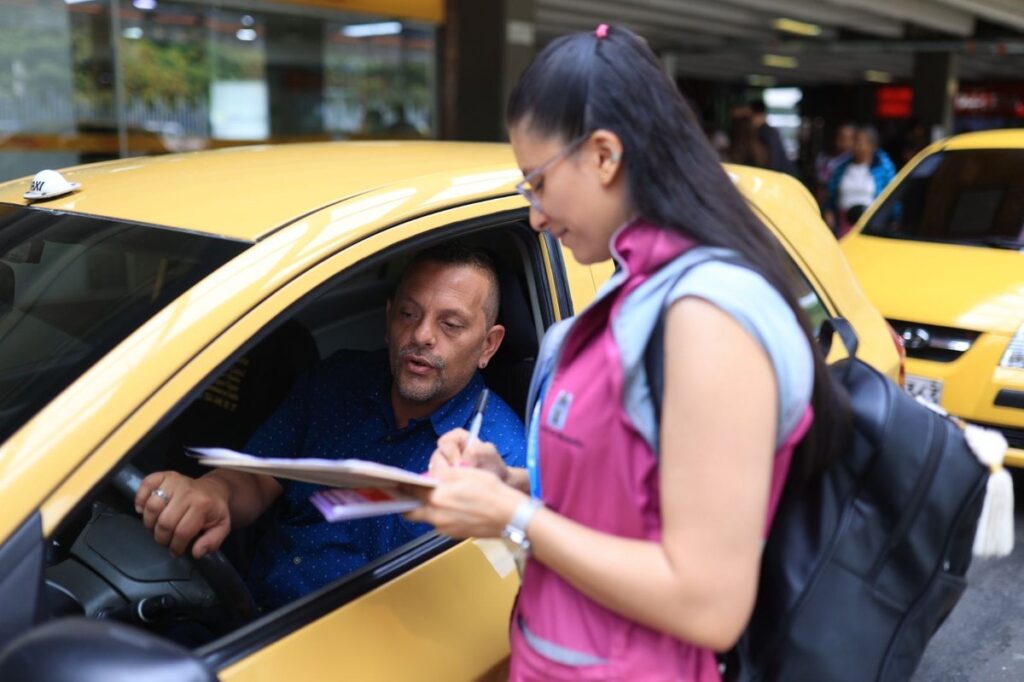 El Distrito trabaja con el sector de movilidad y transporte en la promoción de espacios seguros para las mujeres y las niñas