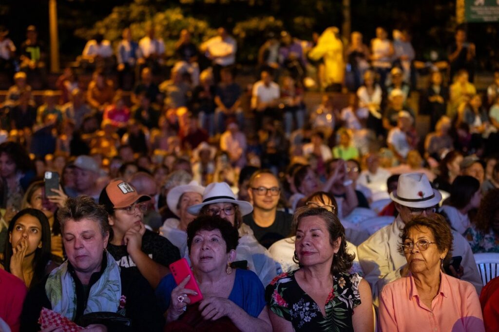 Con Son y Bolero terminaron las cinco noches de Parque Cultural Nocturno en la Plaza Gardel