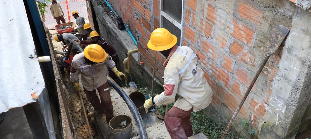 2.193 nuevas familias de Medellín contarán con agua potable y saneamiento básico, gracias a Conexiones por la Vida