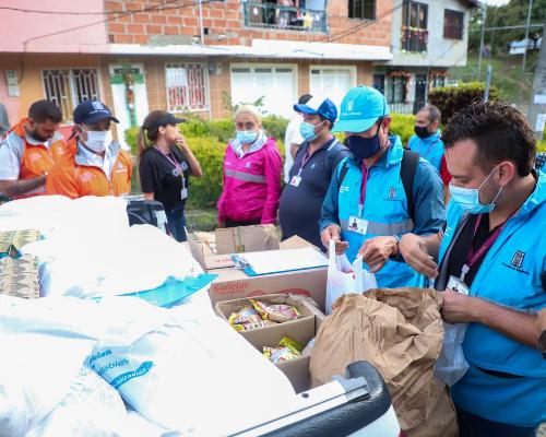 Más de 160 funcionarios de la Alcaldía de Medellín brindan atención a los habitantes del noroccidente de la ciudad