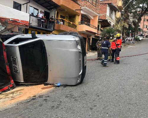 El Cuerpo Oficial de Bomberos Medellín ha atendido 2.630 incidentes vehiculares este año