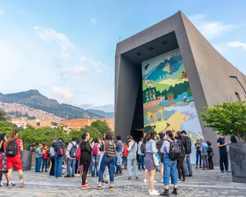 Este año, más de 27.000 personas han conocido en el Museo Casa de la Memoria la historia del conflicto en Medellín